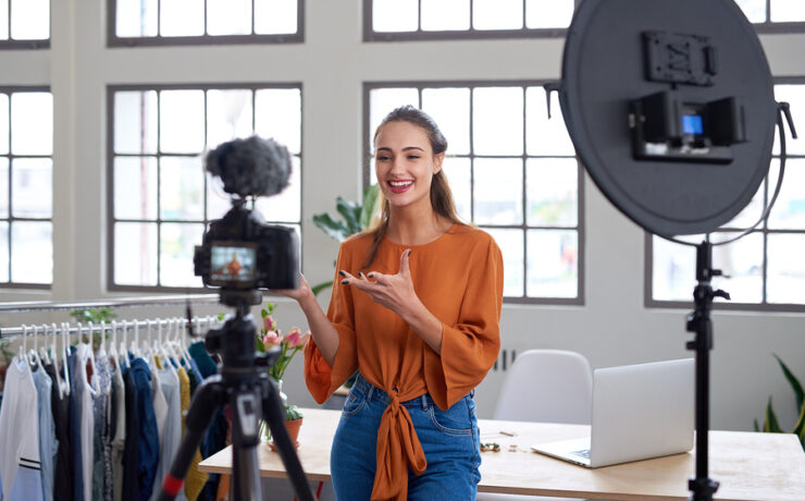 Influencer creating online content