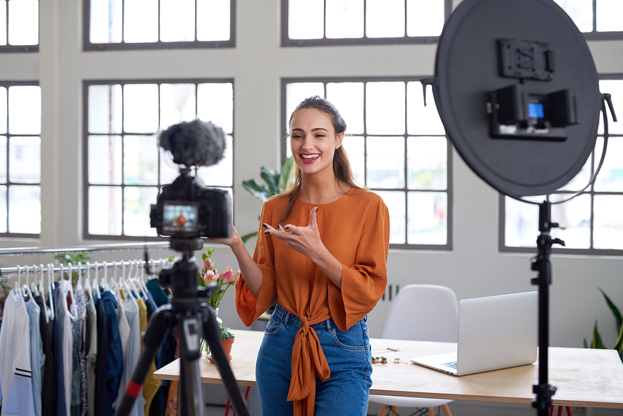 Influencer creating online content