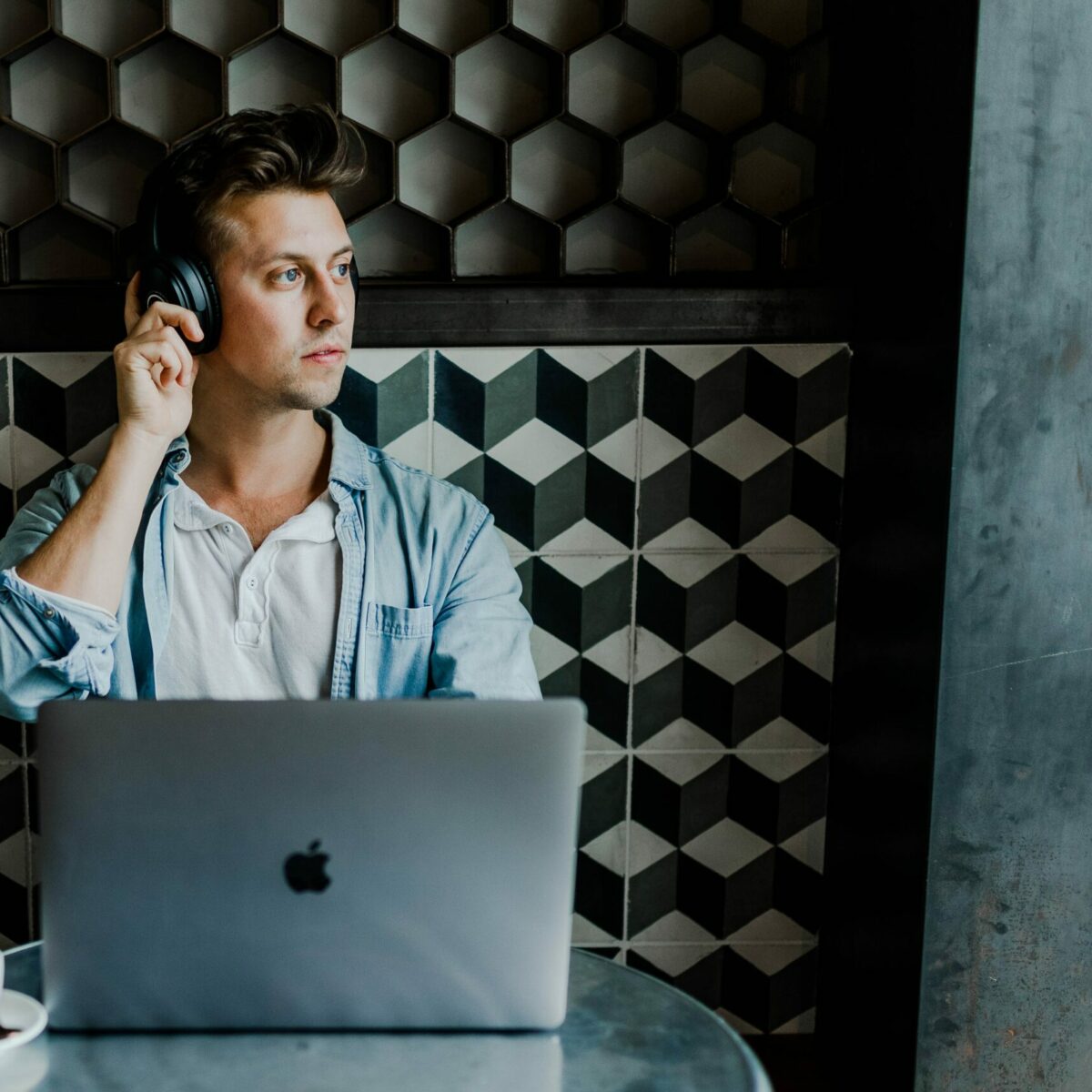 Combining Social Listening and Camera Capture for Consumer Insights